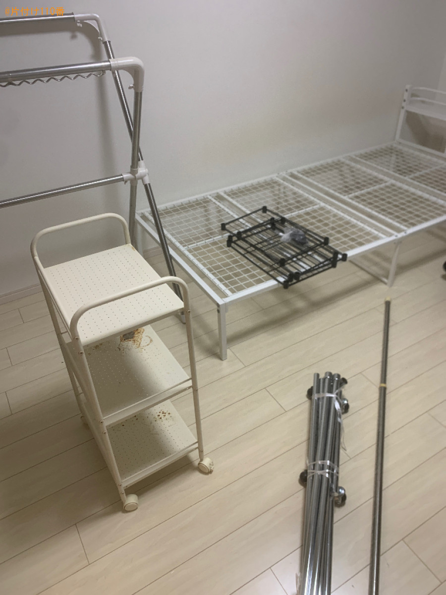 シングルベッド、ＰＣデスク、椅子、ラック、ハンガーラックの回収